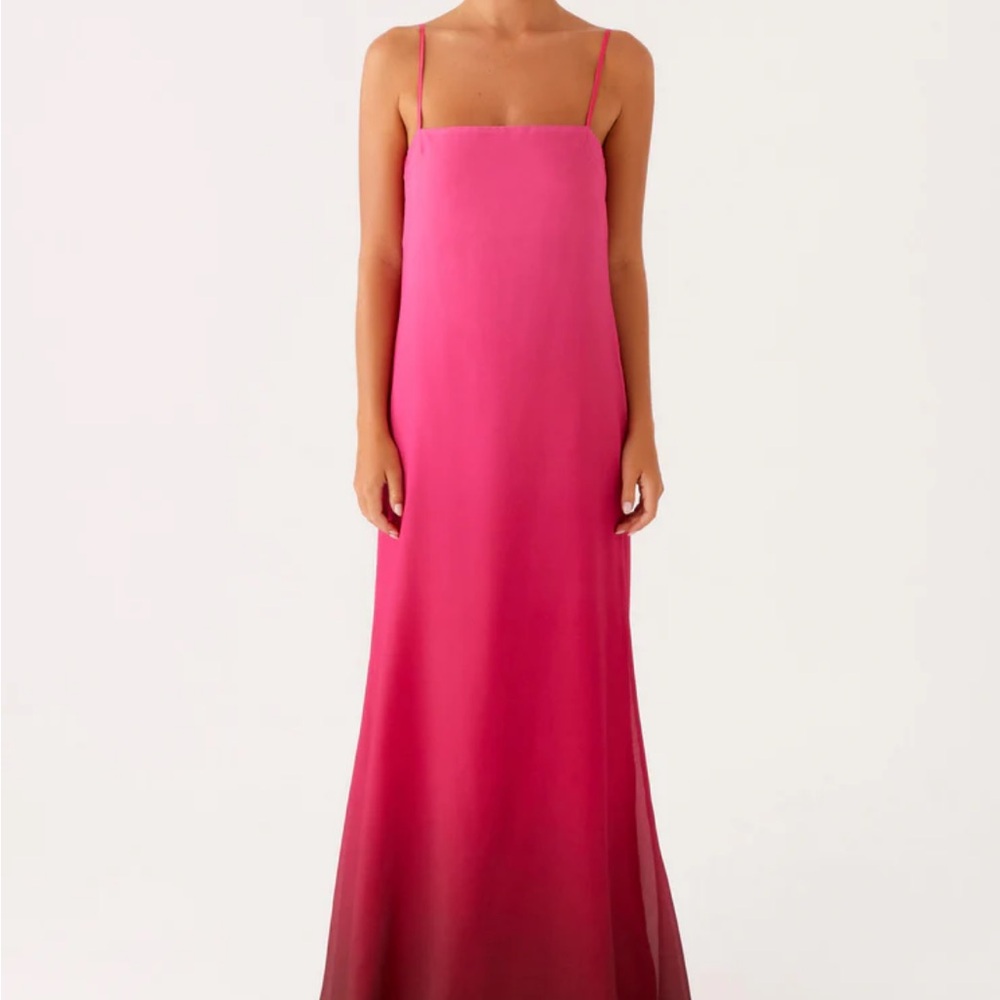 Elegant Pink Backless Dress - Picture 2 of 3